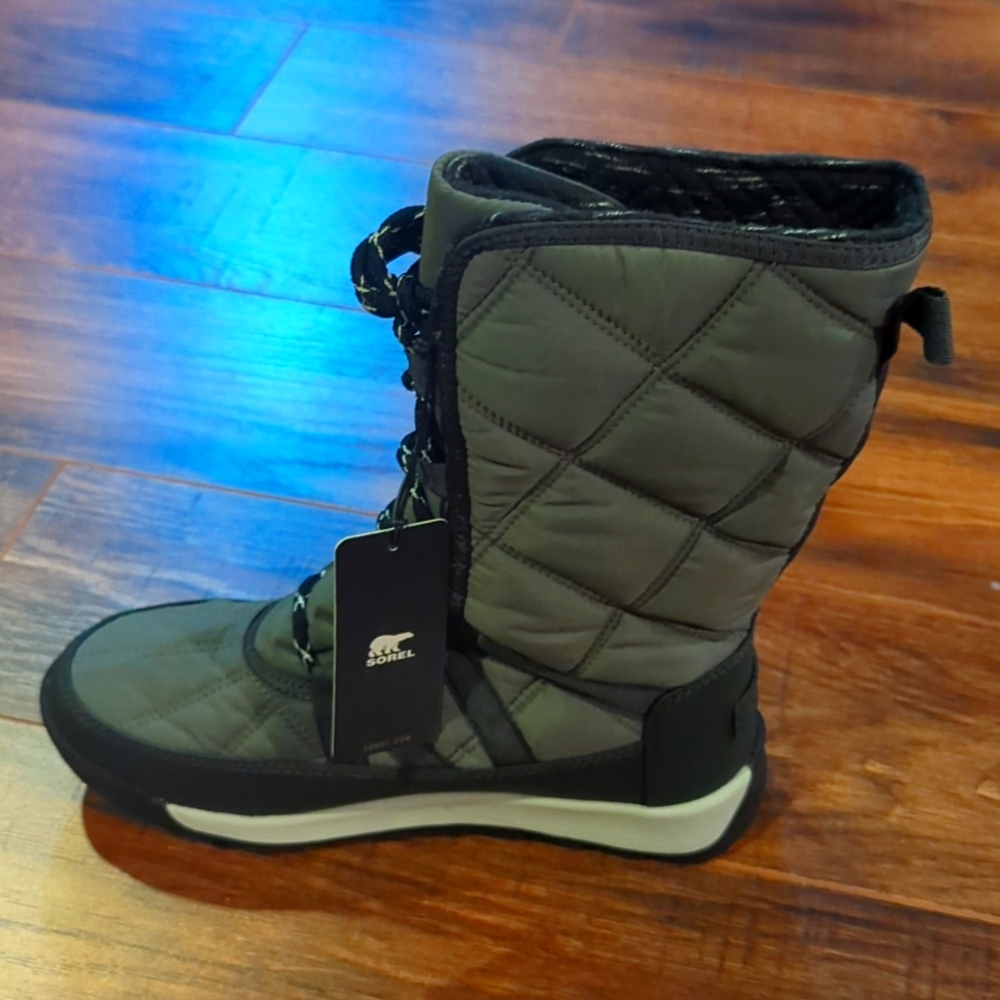 Sorel Whitney II  size 6 women's snow boot
